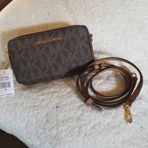 NWT AUTHENTIC Michael Kors phone wallet crossbody